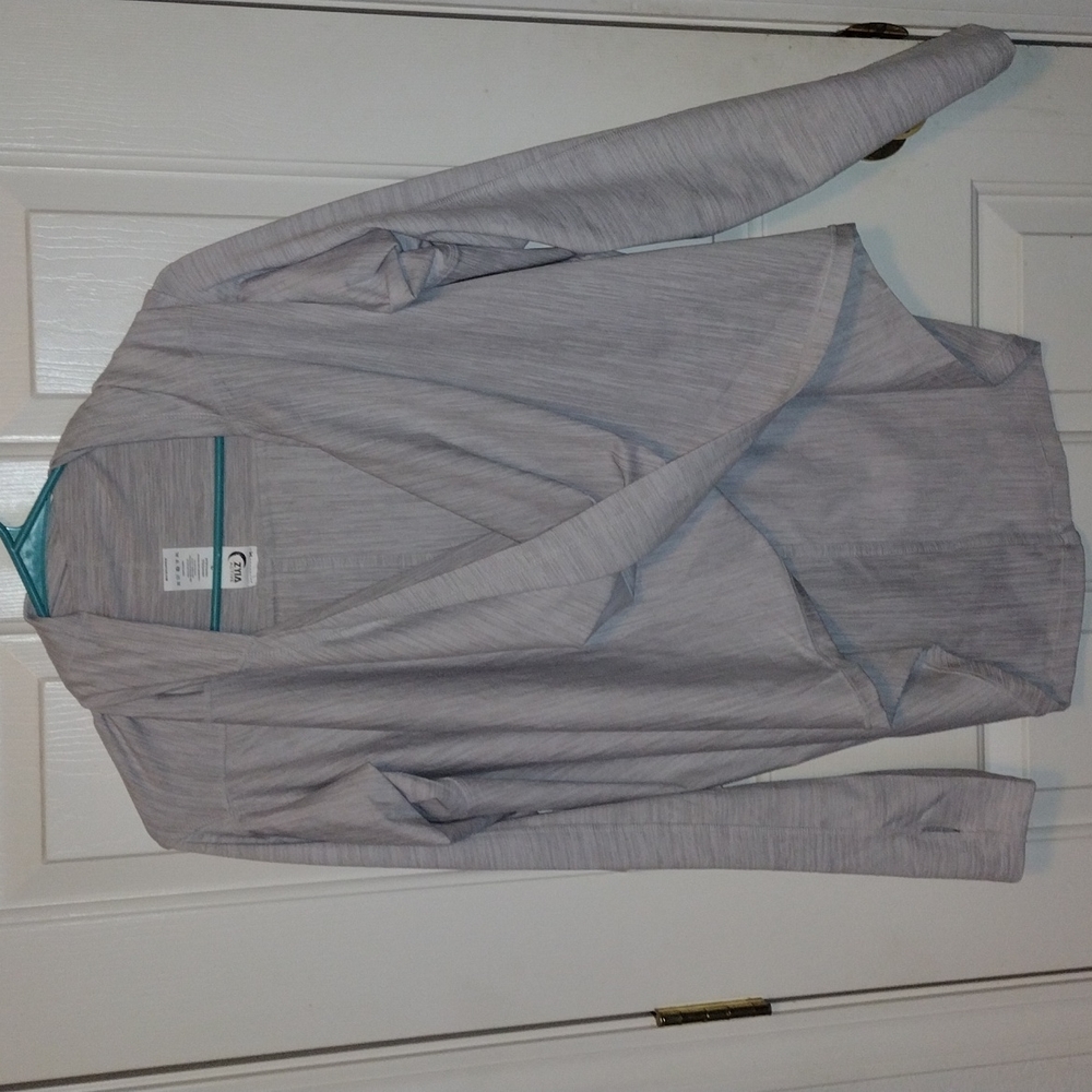 Zyia cross front yoga shrug